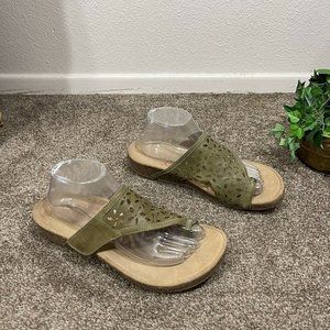 Aetrex Size US 10 Green Leather Thong Sandals Low Wedge